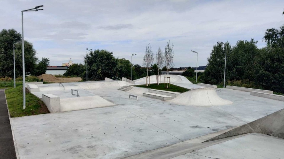 Skatepark przeszedł właśnie przegląd końcowy i już można z niego korzystać. źródło: https://wiadomosci.szczecin.eu/artykul/mieszkancy/skatepark-na-prawobrzezu-gotowy-przed-terminem