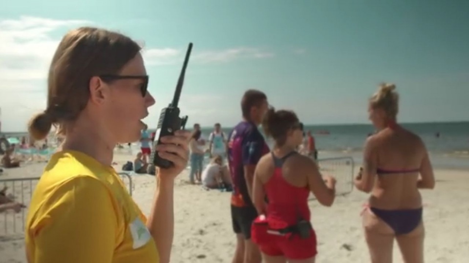 Spot powstał, ponieważ mimo wielu próśb ratowników nadal dzieci często gubią się na plaży - przez nieuwagę rodziców. źródło: https://www.facebook.com/wopr.wz