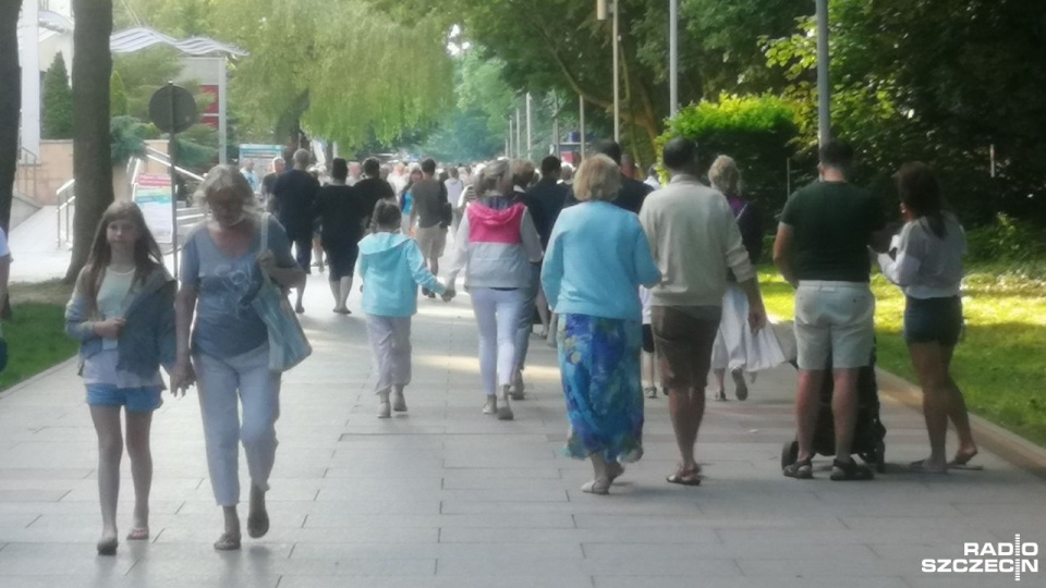 Nad polskim morzem nadal wypoczywają tysiące turystów. Fot. Przemysław Polanin [Radio Szczecin]