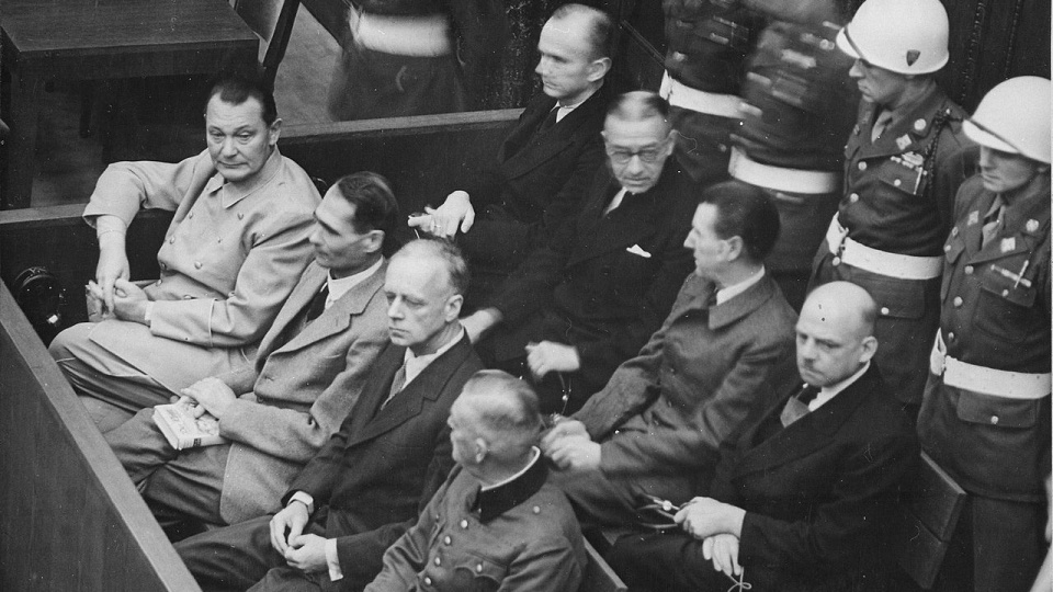Procesy norymberskie – sądowe postępowania karne prowadzone w latach 1945–1949 przeciwko głównym zbrodniarzom III Rzeszy toczone przed Międzynarodowym Trybunałem Wojskowym w Norymberdze, a następnie przed amerykańskimi sądami wojskowymi. Fot. www.wikipedia.org (domena publiczna)