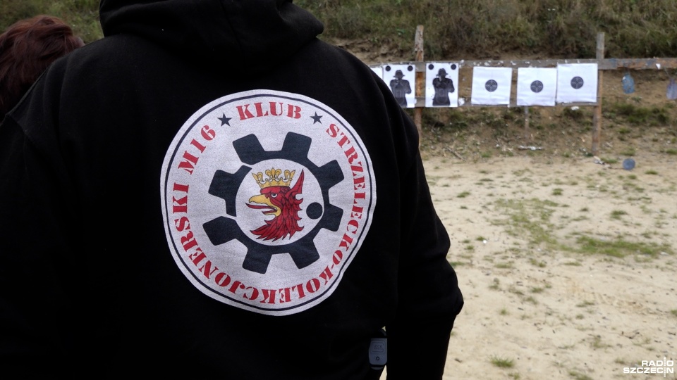 Strzelanie odbyło się w ramach cyklicznej imprezy organizowanej przez Klub Strzelecko-Kolekcjonerski M-16. Fot. Maciej Papke [Radio Szczecin]