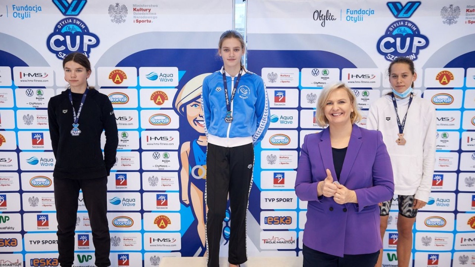 Na basenie olimpijskim Floating Arena rywalizują młodzi pływacy w wieku 8-15 lat w wyścigach na dystansach od 50 do 200 metrów. Fot. Rafał Oleksiewicz