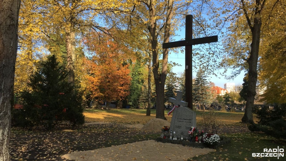 Pojemniki z przyborami są dostępne dla każdego. Mieszkańcy chętnie z nich korzystają. Fot. Joanna Maraszek [Radio Szczecin]