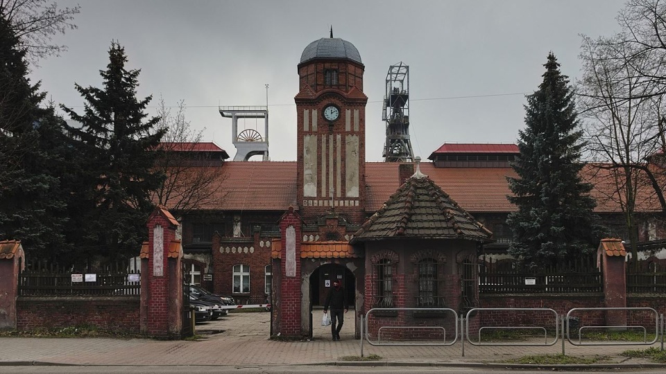 Zabytkowa cechownia i portiernia kopalni Bielszowice (2021). źródło: https://pl.wikipedia.org/wiki/Kopalnia_W%C4%99gla_Kamiennego_Bielszowice