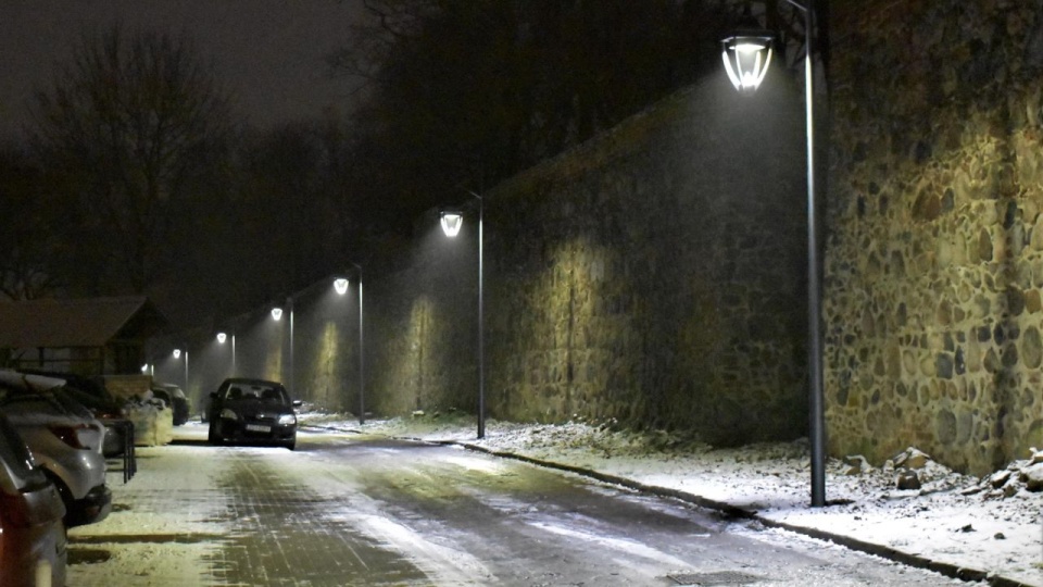 220 tysięcy złotych kosztowały nowe latarnie przy ul. Warownej w Stargardzie. źródło: https://stargard.eu/aktualnosci/warowna-rozswietlona/