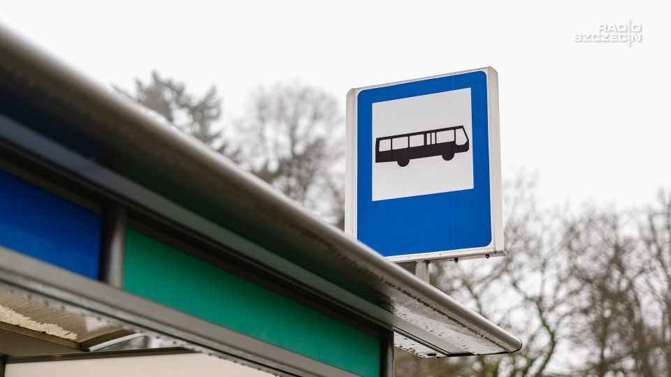Od 1 stycznia wznowione zostanie także kursowanie linii 90 na trasie z Dworca Głównego PKP przez Wały Chrobrego, Urząd Miasta, plac Kościuszki i jako przystanek końcowy ponownie Dworzec Główny PKP. Fot. Mateusz Papke [Radio Szczecin]