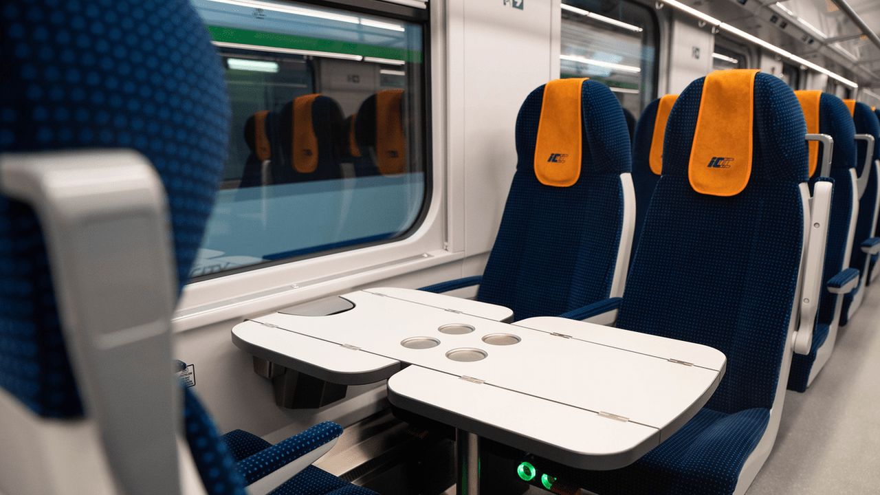 Ceny biletów pociągów PKP Intercity wracają do poziomu sprzed podwyżek 11 stycznia - poinformowała spółka w komunikacie. Bilety w TLK IC będą o blisko 11 procent niższe, a w kategoriach EIC i EIP - o 15 procent. Nowy cennik ma obowiązywać od 1 marca.