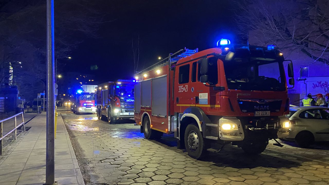 Wszystko wskazuje na to, że były to celowe podpalenia - chodzi o pożary, do których doszło w piątek w bloku przy ulicy Kadłubka w Szczecinie.