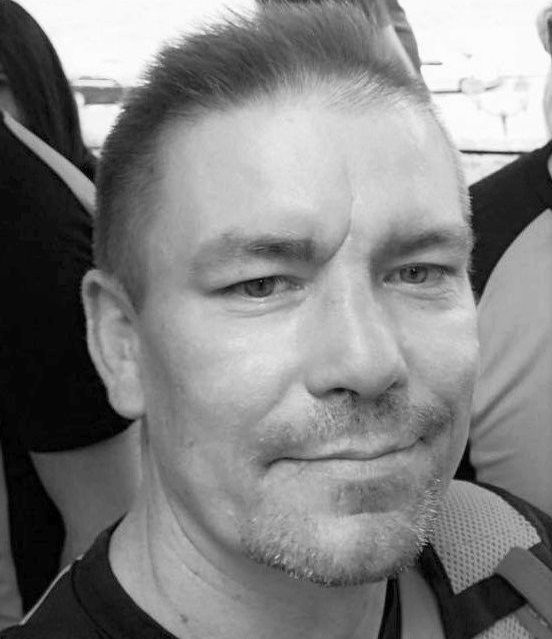 Wszystkie służby w regionie pożegnały swojego przyjaciela i współpracownika. Straż Pożarna, Pogotowie Ratunkowe i Policja dokładnie o godzinie 16 zatrzymali się i włączyli syreny.