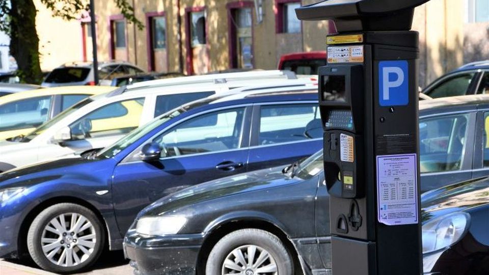 W Świnoujściu szykuje się zmiana w Strefie Płatnego Parkowania. Tym razem nie dotyczy jej powiększenia ani podwyżki, a tego, kto otrzyma wpływy z jej funkcjonowania.
