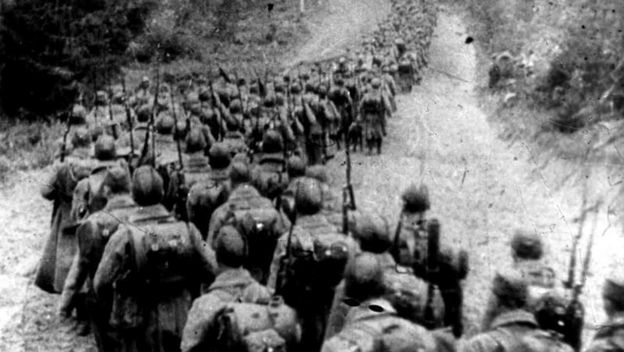 Kolumny piechoty sowieckiej wkraczające do Polski 17.09.1939. źródło: https://pl.wikipedia.org/wiki/Agresja_ZSRR