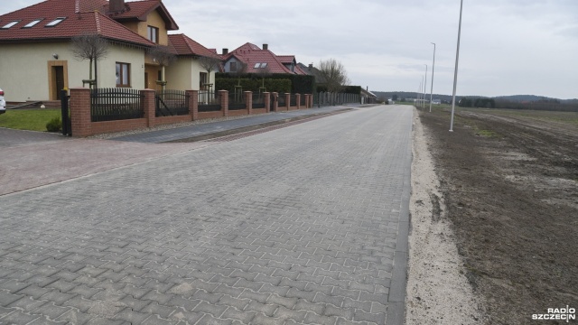 Fot. Kamila Kozioł [Radio Szczecin] Rozbudowa dróg w Przybiernowie z rządowym dofinansowaniem [WIDEO, ZDJĘCIA]