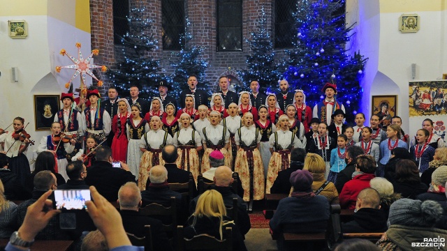 Fot. Marcin Kokolus [Radio Szczecin] "Szczecinianie" wypełnili pieśnią kościół w Bierzwniku [ZDJĘCIA]