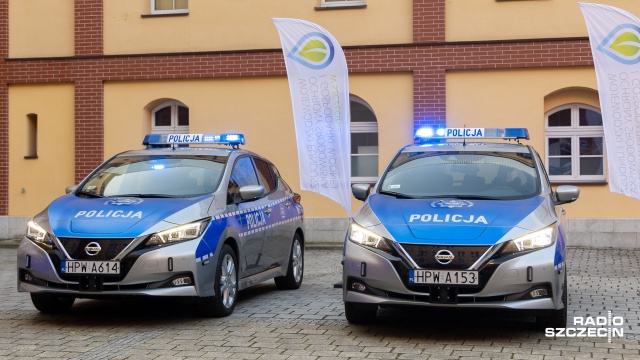 Fot. Robert Stachnik [Radio Szczecin] Nowe radiowozy, w tym elektryczne, otrzymali policjanci w regionie [WIDEO, ZDJĘCIA]