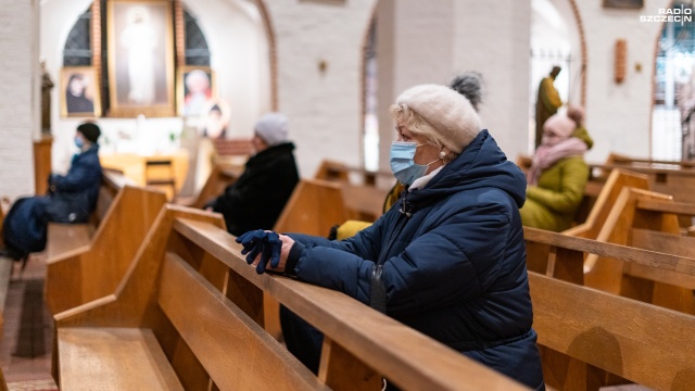 O 18 w kościele św. Jana Ewangelisty u szczecińskich pallotynów nad Odrą odbyła się msza św. w intencji ofiar katastrofy na Bałtyku. Fot. Mateusz Papke [Radio Szczecin] Minęło 29 lat od katastrofy Heweliusza [WIDEO, ZDJĘCIA]
