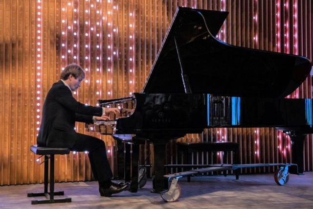 Andrzej Wierciński – pianista koncertuje na Expo 2020 w Dubaju. Fot. Monika Wasylewska Polski pianista Andrzej Wierciński owacyjnie przyjęty na Expo 2020 w Dubaju [ZDJĘCIA]