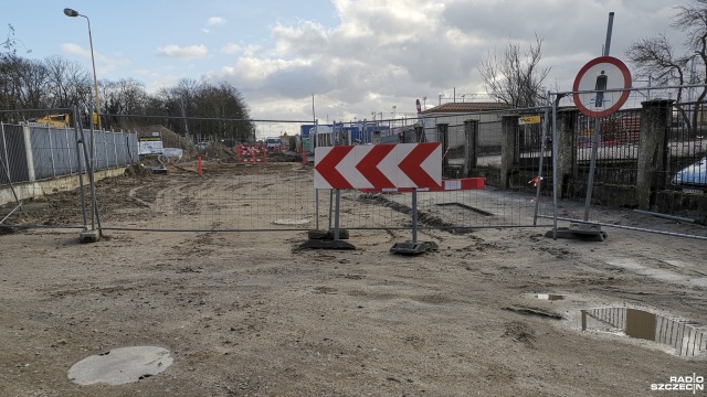 Fot. Marek Synowiecki [Radio Szczecin] Budowa parkingu przy ul. Barnima w Stargardzie na półmetku [ZDJĘCIA]
