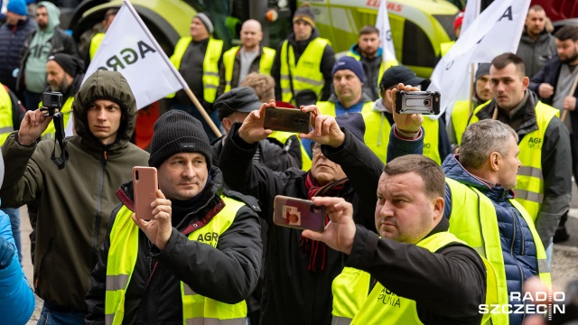 Fot. Robert Stachnik [Radio Szczecin] Protest rolników w Szczecinie i w regionie [WIDEO, ZDJĘCIA]