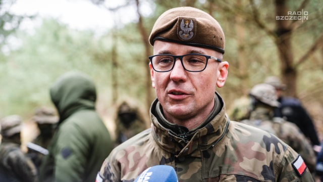 Fot. Mateusz Papke [Radio Szczecin] Przyszli żołnierze WOT-u ćwiczą w terenie. Teraz czas na przysięgę [WIDEO, ZDJĘCIA]