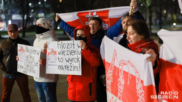 Fot. Robert Stachnik [Radio Szczecin] Białorusini protestowali w Szczecinie. "Jesteśmy wdzięczni Polakom" [ZDJĘCIA]