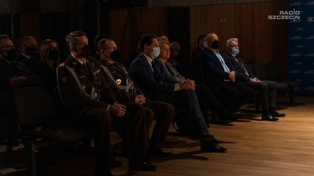 Fot. Mateusz Papke [Radio Szczecin] "Pokolenie Baczyńskiego" przed Radiem Szczecin [WIDEO, ZDJĘCIA]