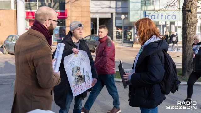 Fot. Robert Stachnik [Radio Szczecin] Młodzież Wszechpolska w Walentynki apeluje o miłość do ojczyzny [ZDJĘCIA]