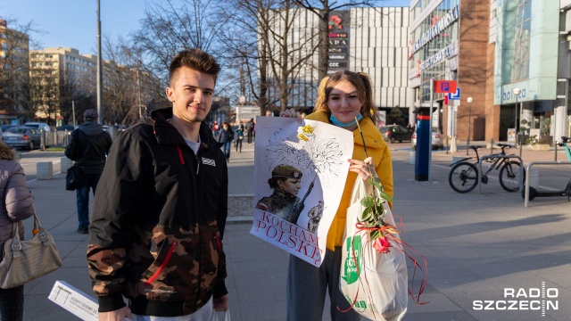 Fot. Robert Stachnik [Radio Szczecin] Młodzież Wszechpolska w Walentynki apeluje o miłość do ojczyzny [ZDJĘCIA]
