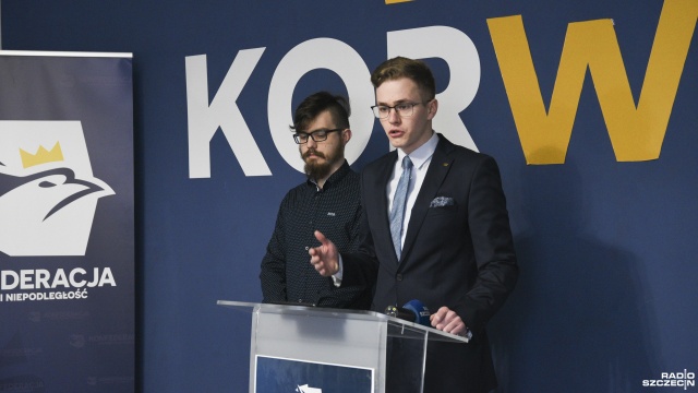 Fot. Kamila Kozioł [Radio Szczecin] Konfederacja składa zawiadomienie ws. segregacji sanitarnej w filharmonii [ZDJĘCIA]