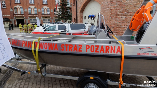 Fot. Robert Stachnik [Radio Szczecin] Nowe samochody dla strażaków, czyli szybciej i skuteczniej [WIDEO, ZDJĘCIA]