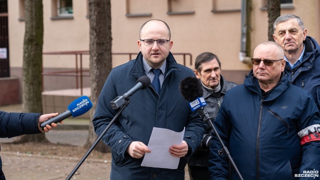 Fot. Mateusz Papke [Radio Szczecin] Protest Porozumienia Środowisk Patriotycznych w Nowogardzie [WIDEO, ZDJĘCIA]