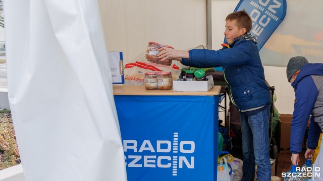 Fot. Robert Stachnik [Radio Szczecin] Radio Szczecin przyjmuje dary dla uchodźców. Słuchacze nie zawodzą [ZDJĘCIA]
