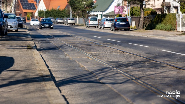 Fot. Robert Stachnik [Radio Szczecin] Mieszkańcy chcą remontu ulicy Okulickiego. Miasto tego nie planuje [ZDJĘCIA]