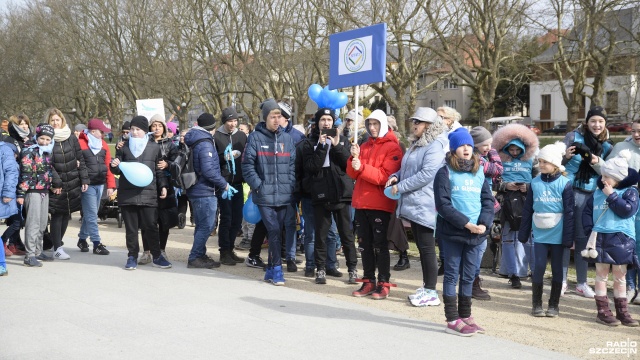 Fot. Kamila Kozioł [Radio Szczecin] Krąg solidarności dla wsparcia autystyków [WIDEO, ZDJĘCIA]