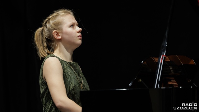 Anna Koziak – pianistka. Fot. Robert Stachnik [Radio Szczecin] Młodzi artyści z Ukrainy w Willi Lentza [WIDEO, ZDJĘCIA]