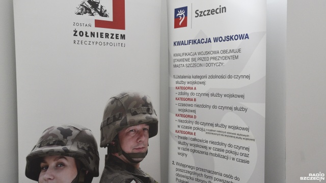 Fot. Kamila Kozioł [Radio Szczecin] Młodzi szczecinianie wezwani na kwalifikację wojskową [WIDEO, ZDJĘCIA]