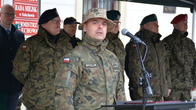 Fot. 12. Szczecińska Dywizja Zmechanizowana Żołnierze XII zmiany Polskiego Kontyngentu Wojskowego wyruszają na misję do Iraku [ZDJĘCIA]