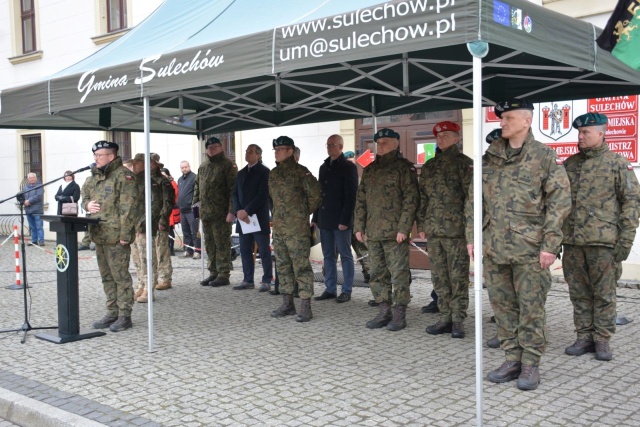 Fot. 12. Szczecińska Dywizja Zmechanizowana Żołnierze XII zmiany Polskiego Kontyngentu Wojskowego wyruszają na misję do Iraku [ZDJĘCIA]