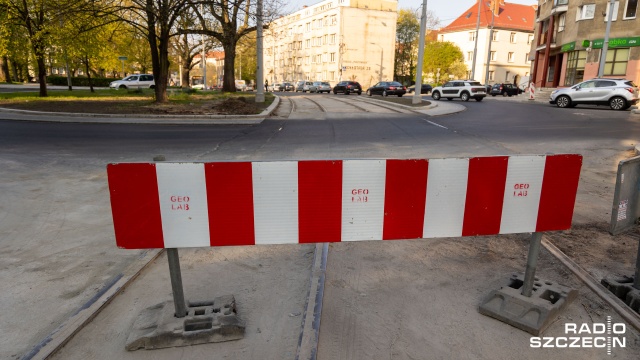 Fot. Robert Stachnik [Radio Szczecin] Zamykają rondo Sybiraków [ZDJĘCIA]
