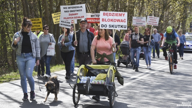 Fot. Kamila Kozioł [Radio Szczecin] Protest w Załomiu: "Nie interesują nas obietnice. Żądamy pilnych działań" [WIDEO, ZDJĘCIA]