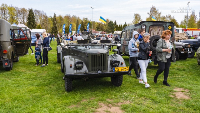 Fot. Mateusz Papke [Radio Szczecin] Zlot pojazdów militarnych w Trzebieży [WIDEO, ZDJĘCIA]