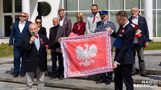 Fot. Robert Stachnik [Radio Szczecin] Dzień Flagi w Międzyzdrojach. "Jestem dumny z bycia Polakiem" [WIDEO, ZDJĘCIA]
