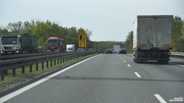 Od środy kierowcy korzystający z Autostrady A6 powinni spodziewać się nowych oznakowań przy tzw. przewiązkach. Fot. Kamila Kozioł [Radio Szczecin] Kolejne zmiany na A6 [ZDJĘCIA]