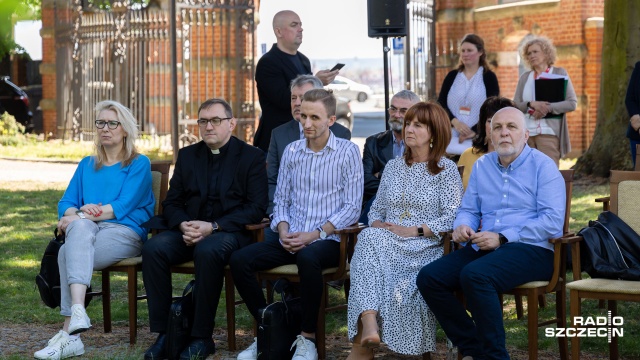 Pieniądze z budżetu państwa przekazał wojewoda zachodniopomorski, Zbigniew Bogucki. Fot. Robert Stachnik [Radio Szczecin] 300 tysięcy złotych trafi do organizacji pozarządowych w regionie [ZDJĘCIA]