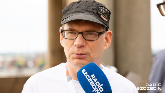 Fot. Robert Stachnik [Radio Szczecin] Junakiem po schodach. Nawiązanie do historii na Wałach Chrobrego [ZDJĘCIA]