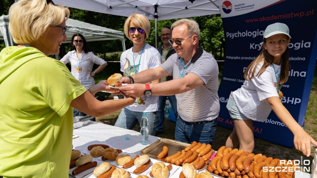 Fot. Robert Stachnik [Radio Szczecin] Uczelniane spotkanie na słonecznej polanie [ZDJĘCIA]