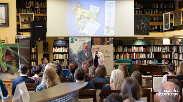 Fot. Robert Stachnik [Radio Szczecin] W Książnicy Pomorskiej uczniowie z regionu czytają ulubione lektury [WIDEO, ZDJĘCIA]