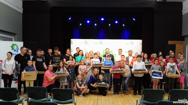 Fot. Marcin Kokolus [Radio Szczecin] Laptopy dla dzieci byłych pracowników PGR. Zbigniew Bogucki: "Chcemy wyrównać szanse"