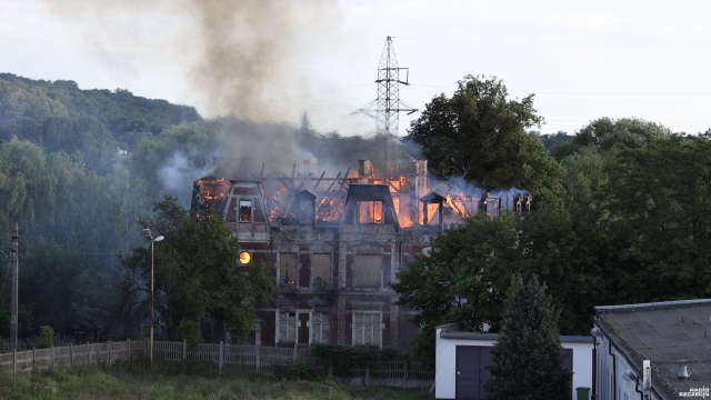 Fot. Robert Stachnik [Radio Szczecin] Pożar pustostanu w Podjuchach [WIDEO, ZDJĘCIA, AKTUALIZACJA]