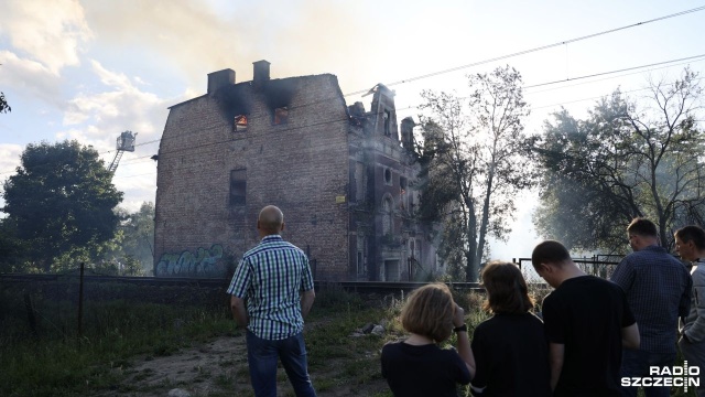 Fot. Robert Stachnik [Radio Szczecin] Pożar pustostanu w Podjuchach [WIDEO, ZDJĘCIA, AKTUALIZACJA]