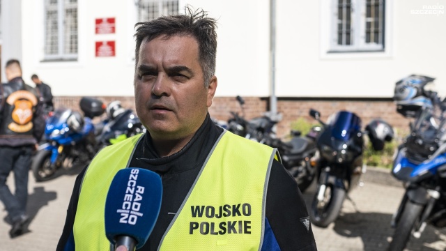 Fot. Wojciech Ochrymiuk [Radio Szczecin] Ruszają w kilkusetkilometrowy rajd, by uczcić poległych weteranów [WIDEO, ZDJĘCIA]